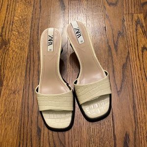 Zara heeled sandals size 39 fits size 8-8.5